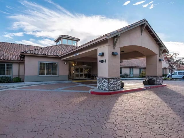 Meadow_FrontEntrance-4