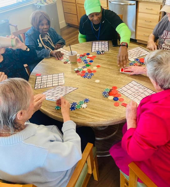 Meadow_Oaks_of_Roseville_Residents_Playing_Games