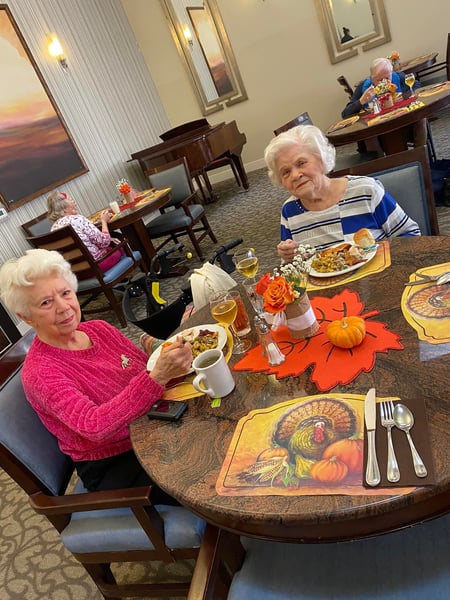 Meadow_Oaks_of_Roseville_Thanksgiving